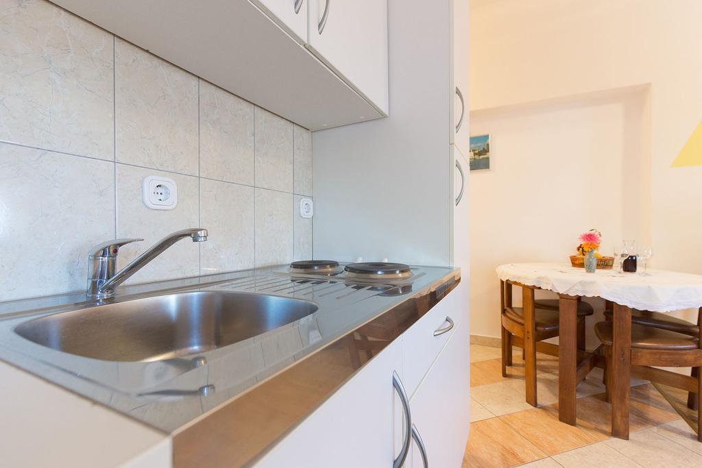 Apartments Juras Brzac Экстерьер фото