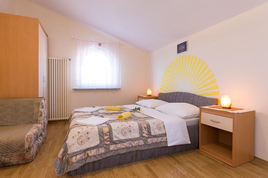Apartments Juras Brzac Экстерьер фото