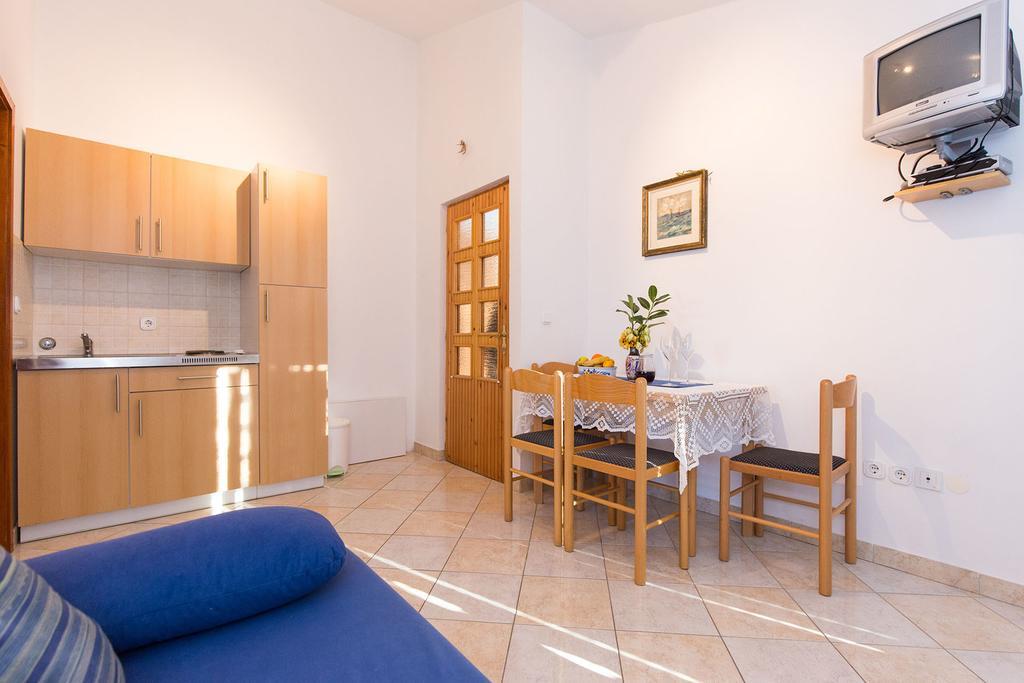 Apartments Juras Brzac Экстерьер фото