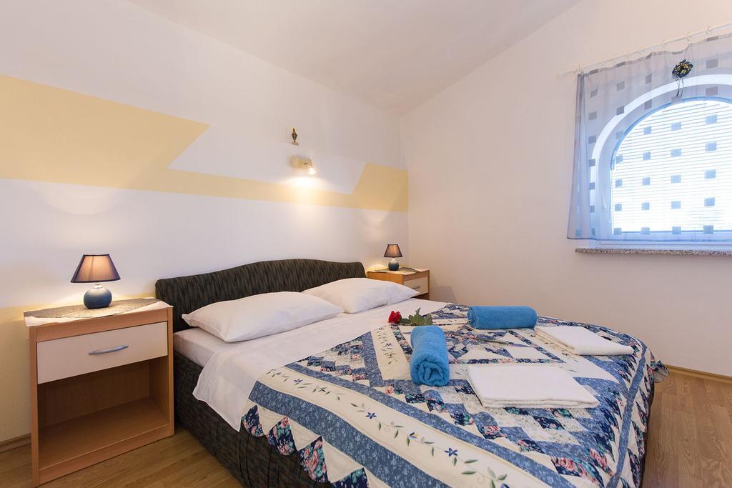 Apartments Juras Brzac Экстерьер фото