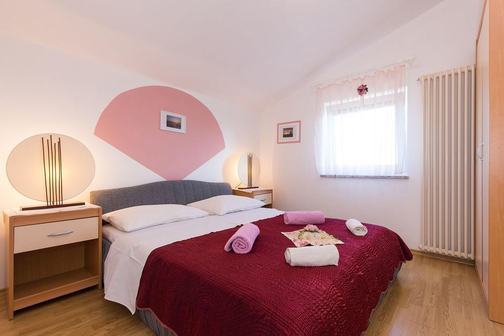 Apartments Juras Brzac Экстерьер фото