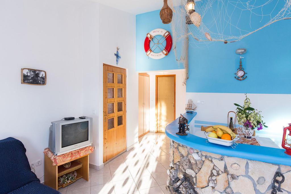 Apartments Juras Brzac Экстерьер фото